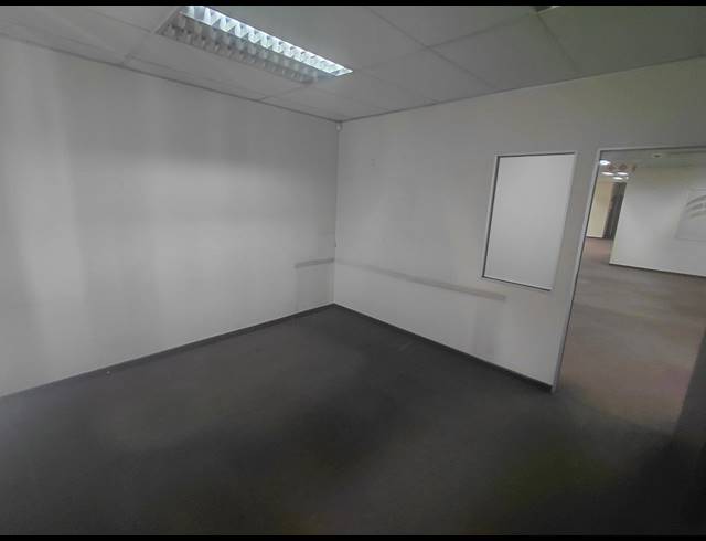 1,430M² OFFICE FOR SALE IN BRYANSTON